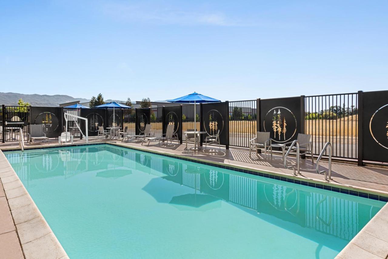 Holiday Inn Express & Suites - Ukiah By Ihg 외부 사진